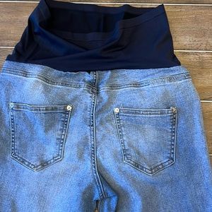 Maternity ankle length skinny jeans